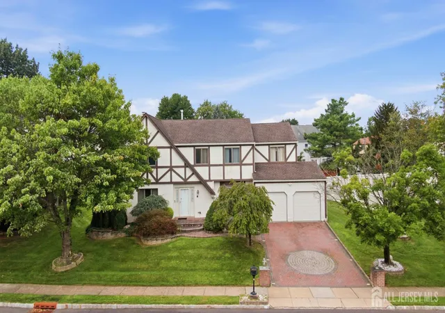 Single family home for sale at 4 Victoria Way, Kendall Park, NJ 08824 | MLS# 2703778R