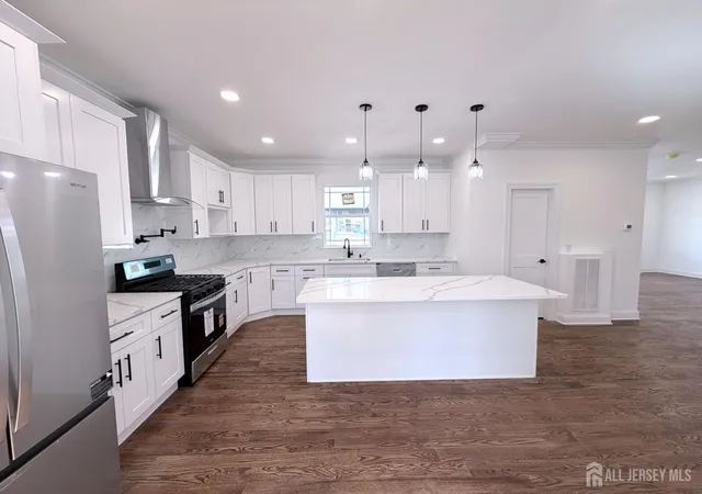 Photo 4 of Single family home for sale at 28 S Mckinley Ave, Iselin, NJ 08830 | MLS# 2704357R | Listing updated on 2026-09-26