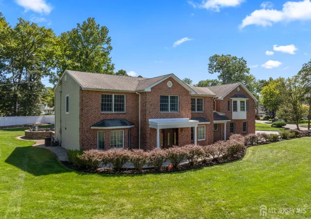 Photo 3 of Single family home for sale at 19 Bradford Rd, Edison, NJ 08820 | MLS# 2704504R | Listing updated on 2026-09-24