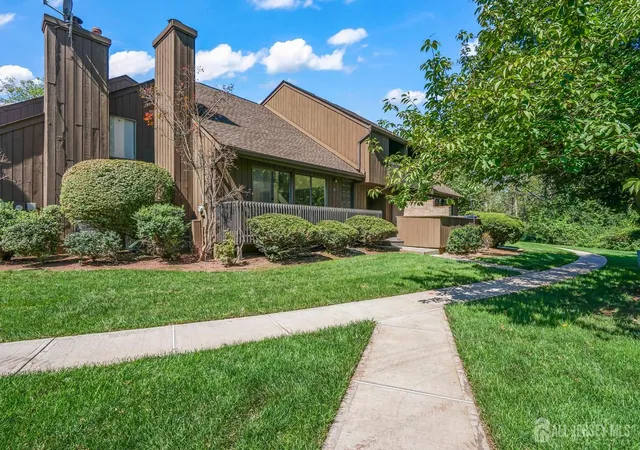 Photo 2 of Townhouse for sale at 102 Kingsberry Dr, Somerset, NJ 08873 | MLS# 2704631R | Listing updated on 2026-09-26