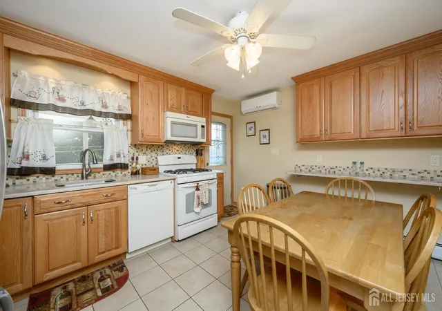 Photo 4 of House for sale at 88 Echo Pl, Elmwood Park, NJ 07407 | MLS# 2706746R | Listing updated on 2026-10-29