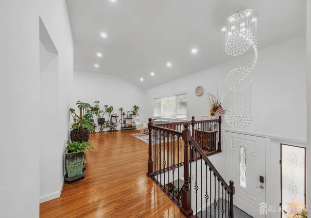 Photo 4 of Single family home for sale at 313 Suttons Ln, Edison, NJ 08817 | MLS# 2706546R | Listing updated on 2026-10-24