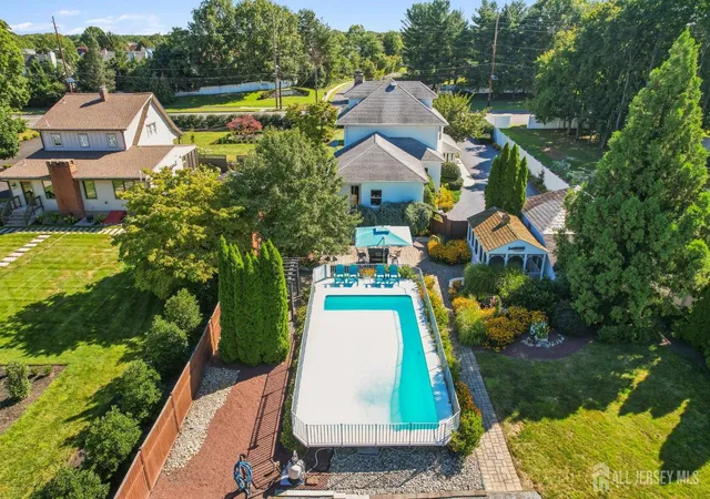 Photo 3 of Single family home for sale at 439 Georges Rd, Dayton, NJ 08810 | MLS# 2704123R | Listing updated on 2026-09-16