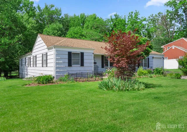 Photo 3 of Single family home for sale at 19 Stephenville Pkwy, Edison, NJ 08820 | MLS# 2703617R | Listing updated on 2026-09-14