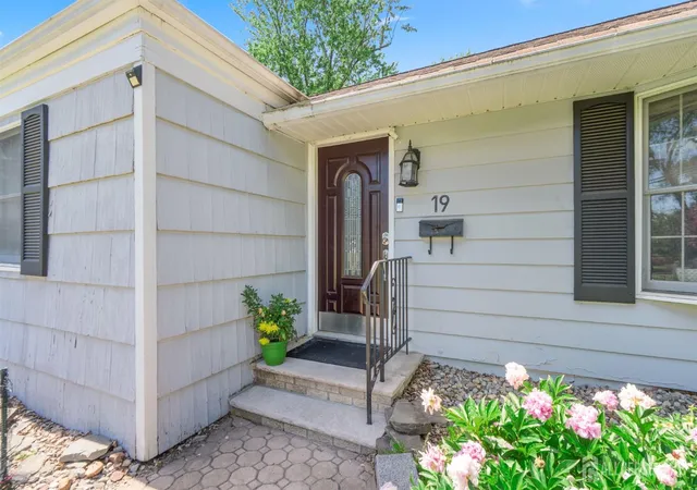 Photo 3 of Single family home for sale at 19 Stephenville Pkwy, Edison, NJ 08820 | MLS# 2703617R | Listing updated on 2026-09-14