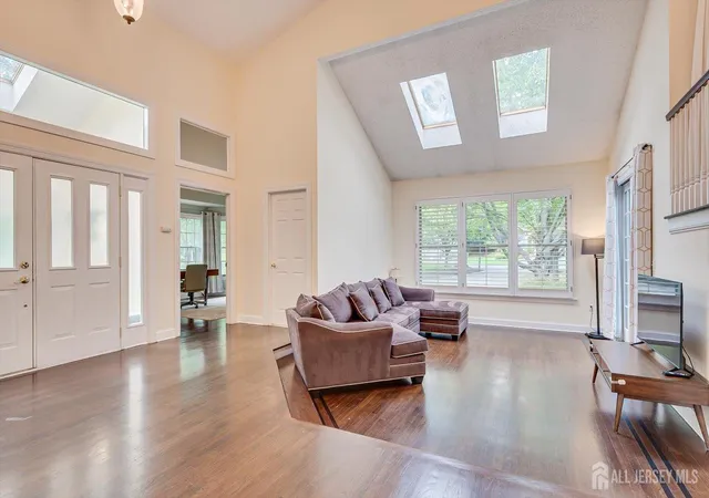 Photo 4 of Single family home for sale at 1 Mimosa Ct, Princeton, NJ 08540 | MLS# 2703747R | Listing updated on 2026-09-25