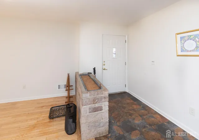 Photo 3 of Single family home for sale at 412 Montgomery St, Highland Park, NJ 08904 | MLS# 2706869R | Listing updated on 2026-10-28