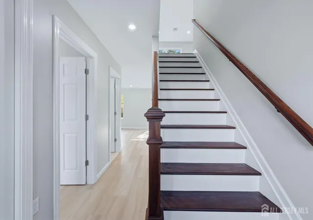 Photo 3 of Single family home for sale at 10 Delar Pkwy #B, Franklin Park, NJ 08823 | MLS# 2617489R | Listing updated on 2026-09-18