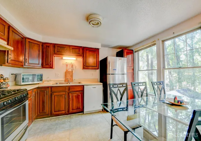 Photo 4 of Single family home for sale at 493 Fayette St, Perth Amboy, NJ 08861 | MLS# 2704045R | Listing updated on 2026-09-28