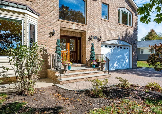 Photo 4 of Single family home for sale at 75 Rieder Rd, Edison, NJ 08817 | MLS# 2706757R | Listing updated on 2026-10-24