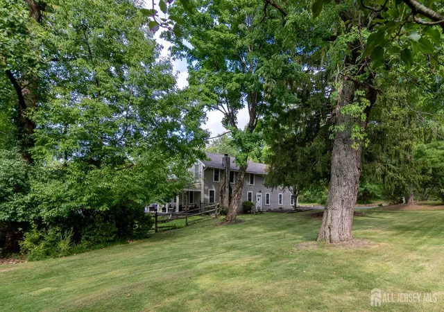 Photo 1 of Single family home for sale at 6 Dogwood Hl, Warren, NJ 07059 | MLS# 2704817R | Listing updated on 2026-10-01