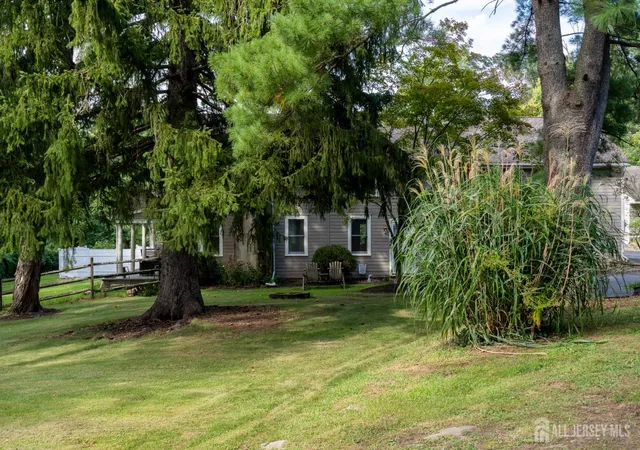 Photo 3 of Single family home for sale at 6 Dogwood Hl, Warren, NJ 07059 | MLS# 2704817R | Listing updated on 2026-10-01