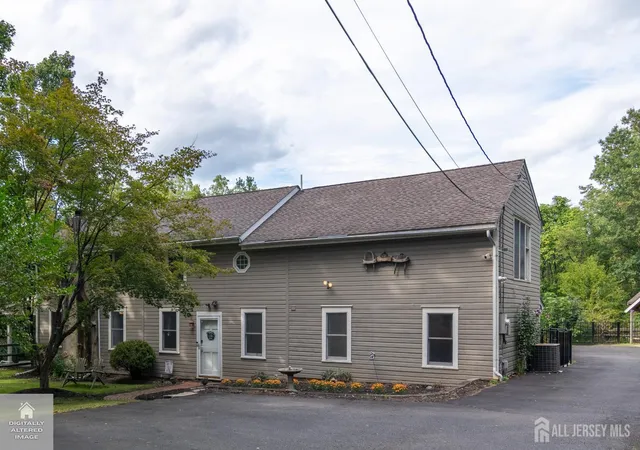 Photo 3 of Single family home for sale at 6 Dogwood Hl, Warren, NJ 07059 | MLS# 2704817R | Listing updated on 2026-10-01