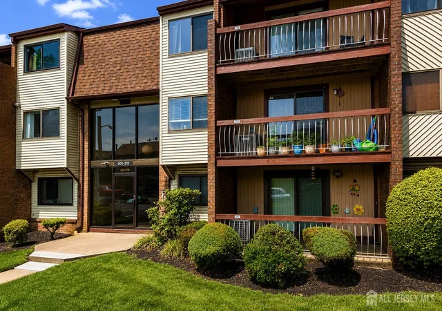 Photo 2 of Condo for sale at 201 Edison Glen Ter, Edison, NJ 08837 | MLS# 2704150R | Listing updated on 2026-09-25