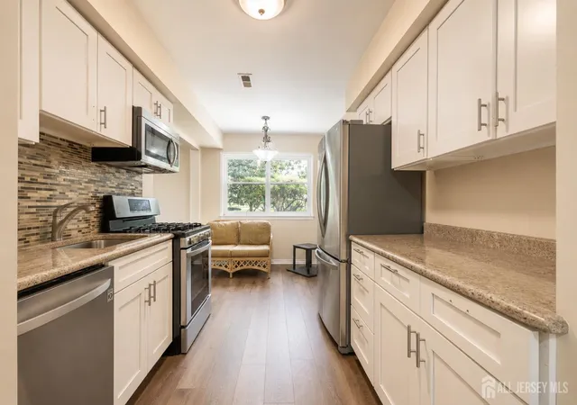 Photo 3 of Condo for sale at 201 Edison Glen Ter, Edison, NJ 08837 | MLS# 2704150R | Listing updated on 2026-09-25