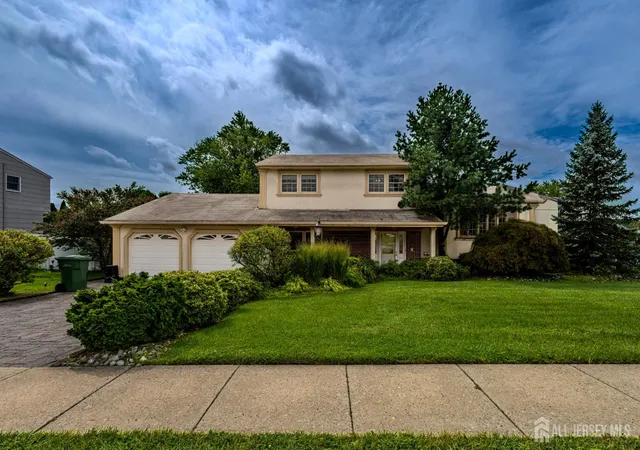 Single family home for sale at 10 Devonshire Rd, Parlin, NJ 08859 | MLS# 2702104R