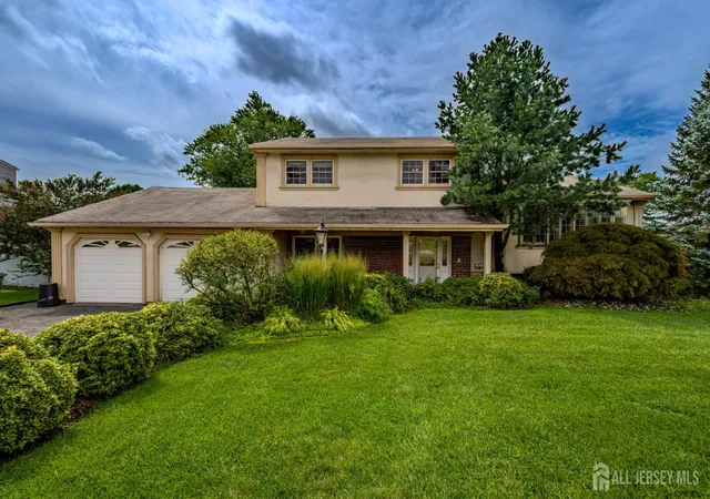 Photo 2 of Single family home for sale at 10 Devonshire Rd, Parlin, NJ 08859 | MLS# 2702104R | Listing updated on 2026-09-11