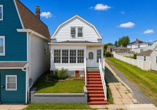 Photo 1 of Single family home for sale at 685 Raritan Ave, Perth Amboy, NJ 08861 | MLS# 2704048R | Listing updated on 2026-09-19