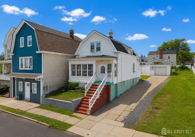 Photo 3 of Single family home for sale at 685 Raritan Ave, Perth Amboy, NJ 08861 | MLS# 2704048R | Listing updated on 2026-09-19