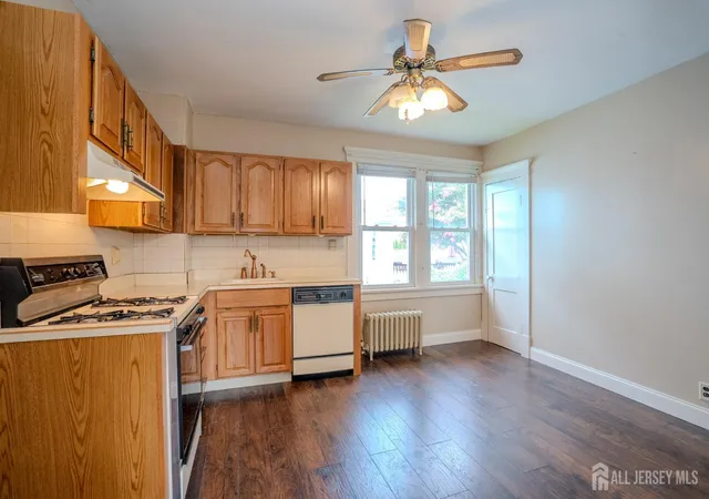 Photo 4 of Single family home for sale at 88 Coley St, Woodbridge, NJ 07095 | MLS# 2703662R | Listing updated on 2026-09-30
