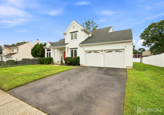 Photo 2 of Single family home for sale at 5 Cherrywood Dr, Piscataway, NJ 08854 | MLS# 2703758R | Listing updated on 2026-09-28