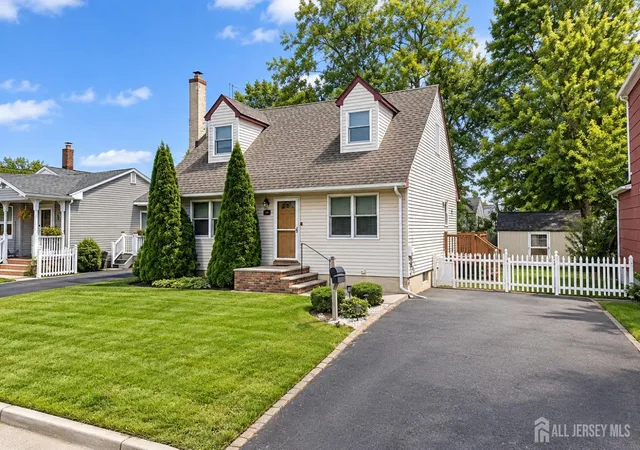 Photo 1 of Single family home for sale at 129 S 20th Avenue, Manville, NJ 08835 | MLS# 2705058R | Listing updated on 2026-09-26
