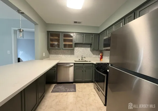 Photo 4 of Condo for sale at 334 Waterford Dr, Edison, NJ 08817 | MLS# 2703907R | Listing updated on 2026-09-23