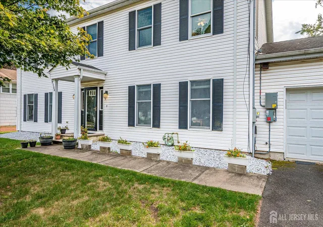 Photo 3 of Single family home for sale at 154 Dutton St, Somerset, NJ 08873 | MLS# 2704547R | Listing updated on 2026-09-24