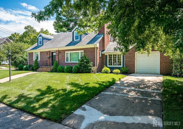 Photo 2 of Single family home for sale at 812 Abbott St, Highland Park, NJ 08904 | MLS# 2703885R | Listing updated on 2026-09-06