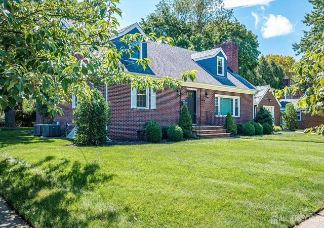 Photo 3 of Single family home for sale at 812 Abbott St, Highland Park, NJ 08904 | MLS# 2703885R | Listing updated on 2026-09-06