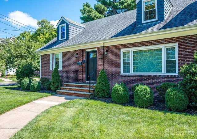 Photo 3 of Single family home for sale at 812 Abbott St, Highland Park, NJ 08904 | MLS# 2703885R | Listing updated on 2026-09-06