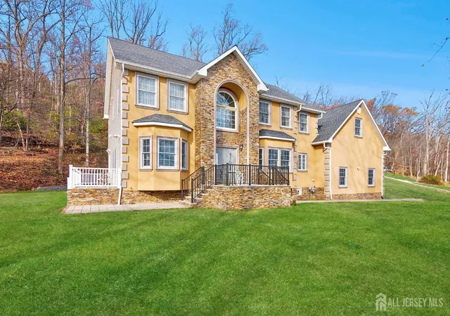 Photo 2 of Single family home for sale at 1121 N Washington Ave #23, Green Brook, NJ 08812 | MLS# 2705186R | Listing updated on 2026-09-29