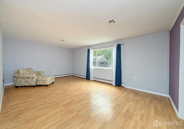 Photo 3 of Single family home for sale at 8 Lumsden Ct, Toms River, NJ 08757 | MLS# 2704365R | Listing updated on 2026-09-23