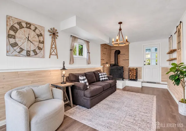Photo 1 of Single family home for sale at 4 Willow Ave, Edison, NJ 08817 | MLS# 2706808R | Listing updated on 2026-10-23
