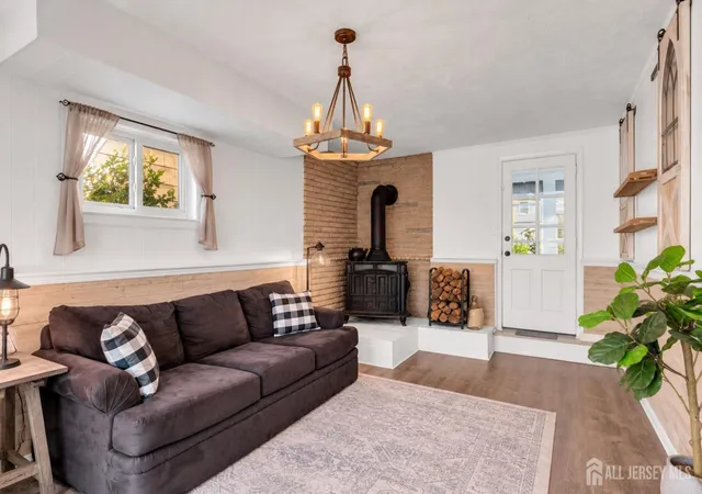 Photo 2 of Single family home for sale at 4 Willow Ave, Edison, NJ 08817 | MLS# 2706808R | Listing updated on 2026-10-23