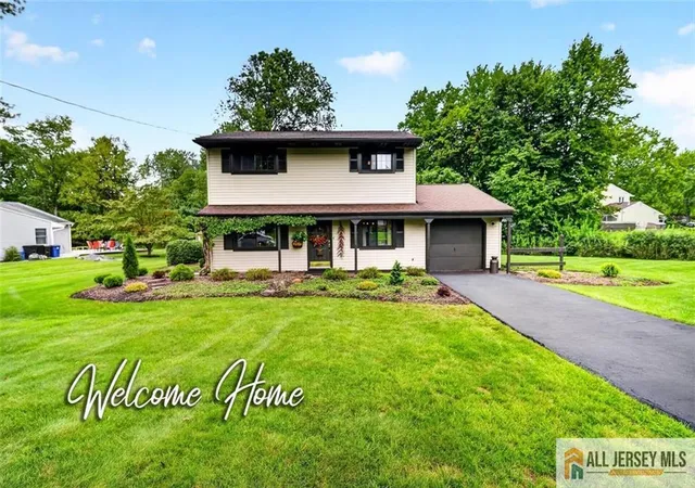 Photo 1 of Single family home for sale at 40 Emerald Rd, Kendall Park, NJ 08824 | MLS# 2770419M | Listing updated on 2026-09-26