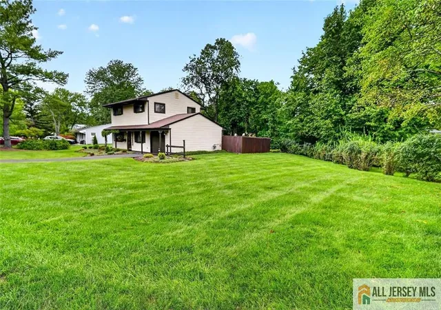 Photo 3 of Single family home for sale at 40 Emerald Rd, Kendall Park, NJ 08824 | MLS# 2770419M | Listing updated on 2026-09-26