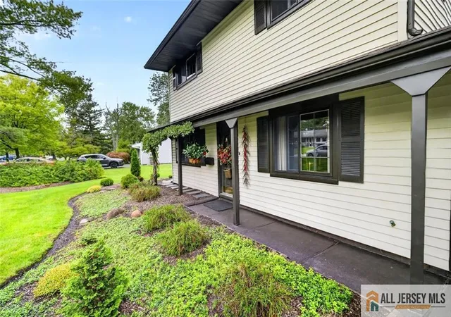 Photo 3 of Single family home for sale at 40 Emerald Rd, Kendall Park, NJ 08824 | MLS# 2770419M | Listing updated on 2026-09-26