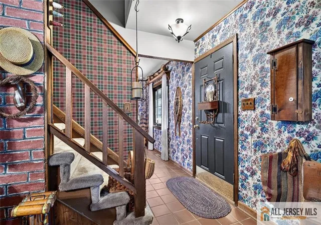 Photo 4 of Single family home for sale at 40 Emerald Rd, Kendall Park, NJ 08824 | MLS# 2770419M | Listing updated on 2026-09-26