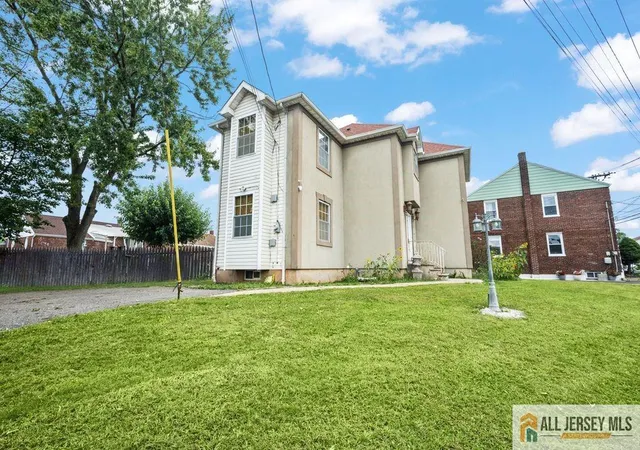 Photo 3 of Single family home for sale at 716 Carlock Ave, Perth Amboy, NJ 08861 | MLS# 2770598M | Listing updated on 2026-09-27