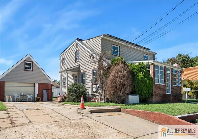 Photo 2 of Multi family home for sale at 35 Lavern St, Sayreville, NJ 08872 | MLS# 2770444M | Listing updated on 2026-09-04