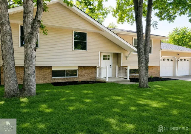 Photo 2 of Single family home for sale at 470 E Taunton Ave, Berlin Bor, NJ 08091 | MLS# 2706157R | Listing updated on 2026-10-15