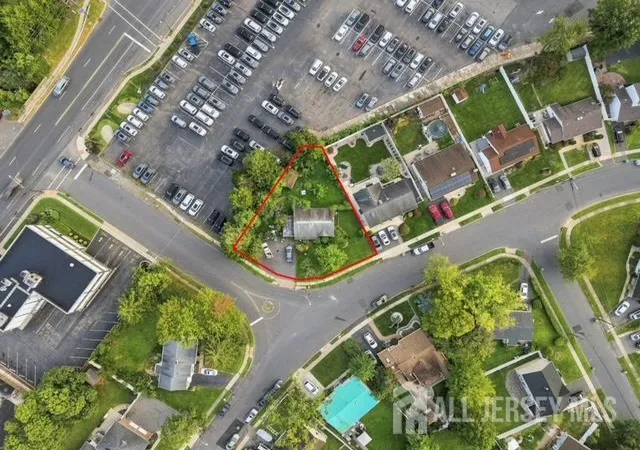 Photo 3 of Single family home for sale at 5 Fitch Rd, Edison, NJ 08817 | MLS# 2704189R | Listing updated on 2026-09-14