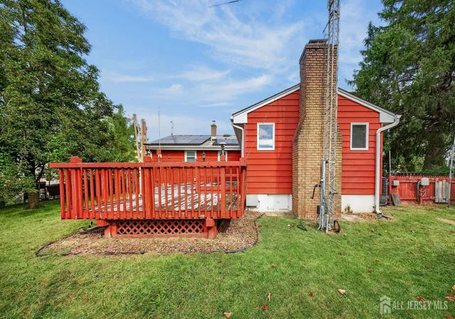 Photo 3 of Single family home for sale at 87 Lafayette St, Piscataway, NJ 08854 | MLS# 2706827R | Listing updated on 2026-10-24