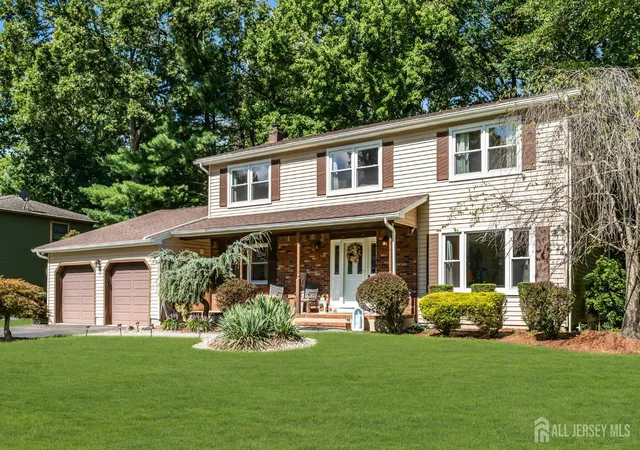 Photo 3 of Single family home for sale at 6 Mount Ct, East Brunswick, NJ 08816 | MLS# 2704691R | Listing updated on 2026-09-28