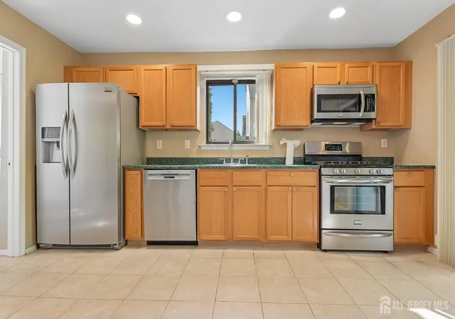 Photo 2 of Townhouse for sale at 9 Brook St, Somerset, NJ 08873 | MLS# 2704321R | Listing updated on 2026-09-17