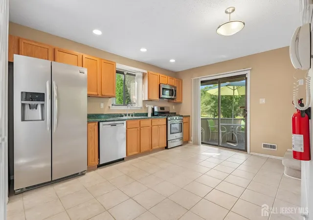 Photo 3 of Townhouse for sale at 9 Brook St, Somerset, NJ 08873 | MLS# 2704321R | Listing updated on 2026-09-17