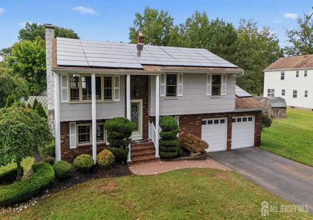 Photo 2 of Single family home for sale at 320 Grandview Ave, Piscataway, NJ 08854 | MLS# 2704411R | Listing updated on 2026-09-23