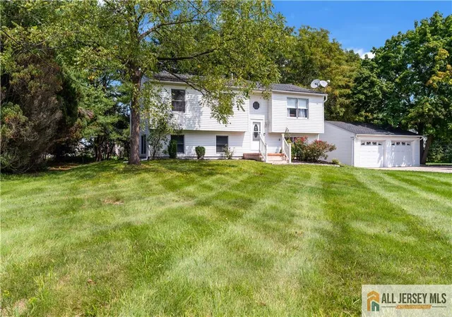 Photo 2 of Single family home for sale at 89 Dey Rd, Cranbury, NJ 08512 | MLS# 2770137M | Listing updated on 2026-09-07