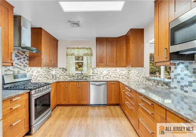Photo 3 of Single family home for sale at 89 Dey Rd, Cranbury, NJ 08512 | MLS# 2770137M | Listing updated on 2026-09-07